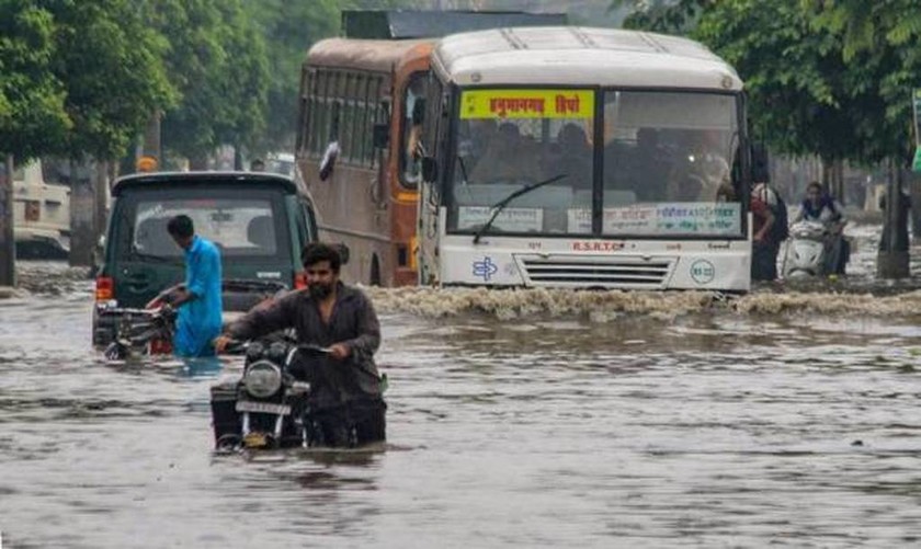 Ινδία: Τουλάχιστον 67 νεκροί από τις πλημμύρες στην Κεράλα (pics&vid)