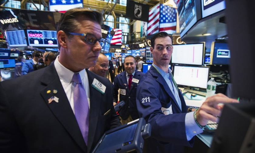 Επιστροφή στα κέρδη για τη Wall Street - Άλμα 400 μονάδων για τον Dow Jones