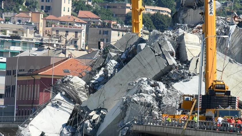 Ιταλία: Το τυχαίο γεγονός που σαν θαύμα έσωσε τις ζωές δεκάδων ανθρώπων στη γέφυρα της Γένοβας