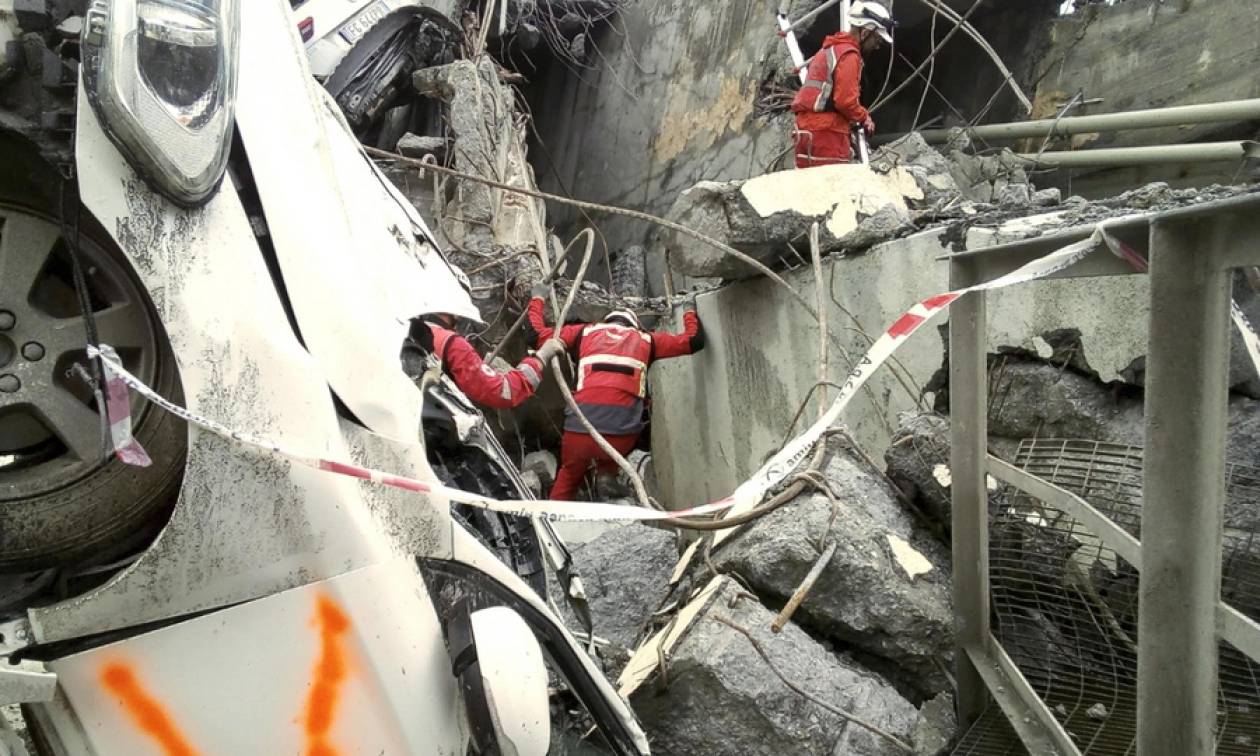 Γένοβα – Κατάρρευση γέφυρας: Βρέθηκε καταπλακωμένη από το μπετόν οικογένεια με εννιάχρονο κοριτσάκι