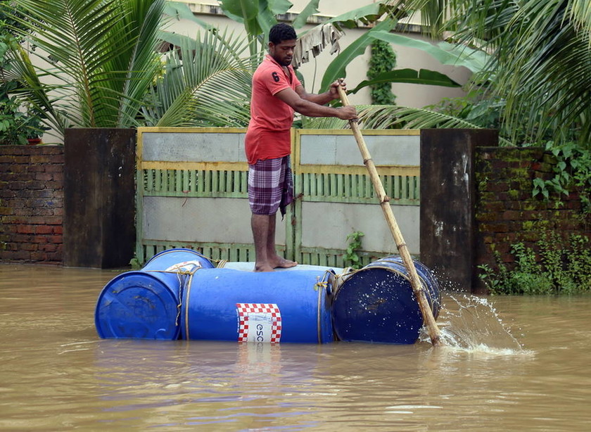 Χωρίς τέλος η τραγωδία στην Ινδία: Αυξάνονται συνεχώς οι νεκροί από τις «πλημμύρες του αιώνα»