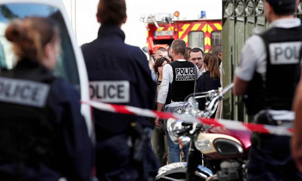 Γαλλία: Έγινε… ντίρλα, καβγάδισε με τον πορτιέρη, μπήκε στο αυτοκίνητο και παρέσυρε επτά άτομα!