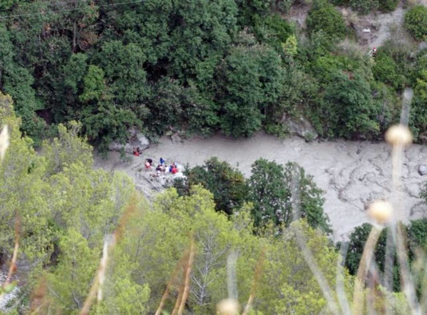 Τραγωδία στην Ιταλία: 11 άνθρωποι έχασαν τη ζωή τους όταν παρασύρθηκαν από τα νερά ενός χειμάρρου