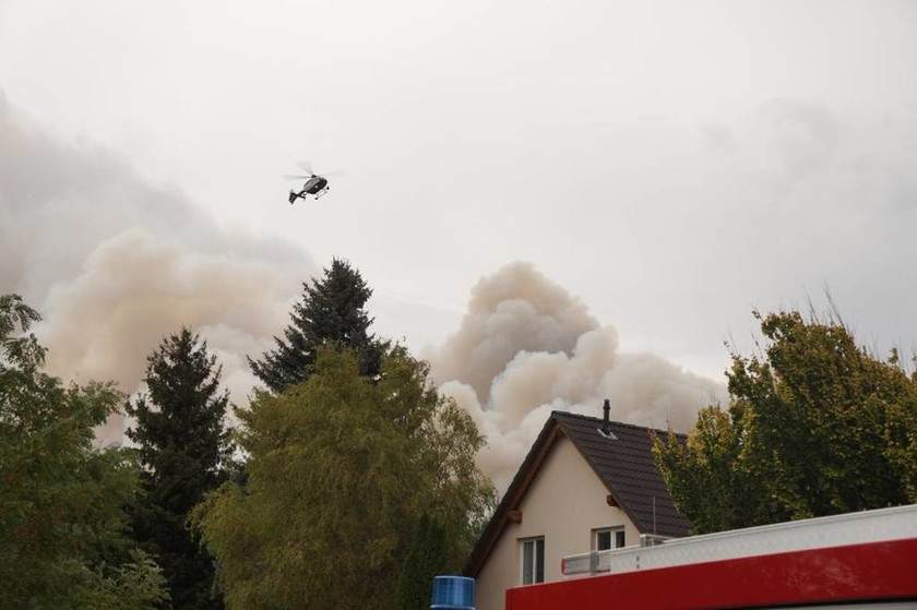 Φωτιά Γερμανία: Τεράστια πυρκαγιά 50 χλμ από το Βερολίνο – Εκκενώνονται κατοικημένες περιοχές (Pics)