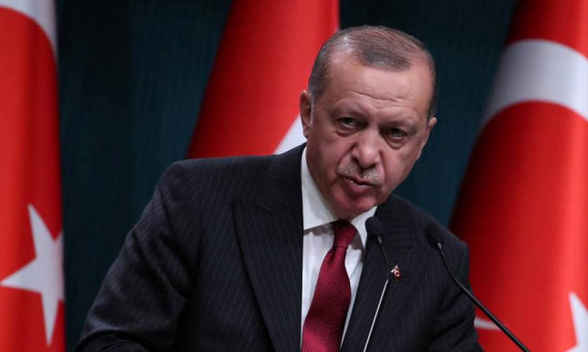 Σε πανικό ο Ερντογάν: Καλεί τους Τούρκους να… σώσουν την οικονομία