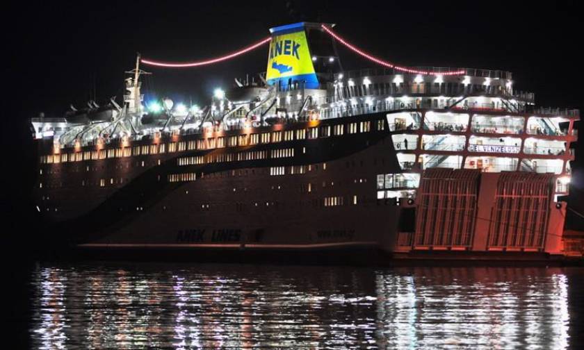 Φωτιά στο «Ελευθέριος Βενιζέλος»: «Ελεγχόμενη» η κατάσταση στο πλοίο