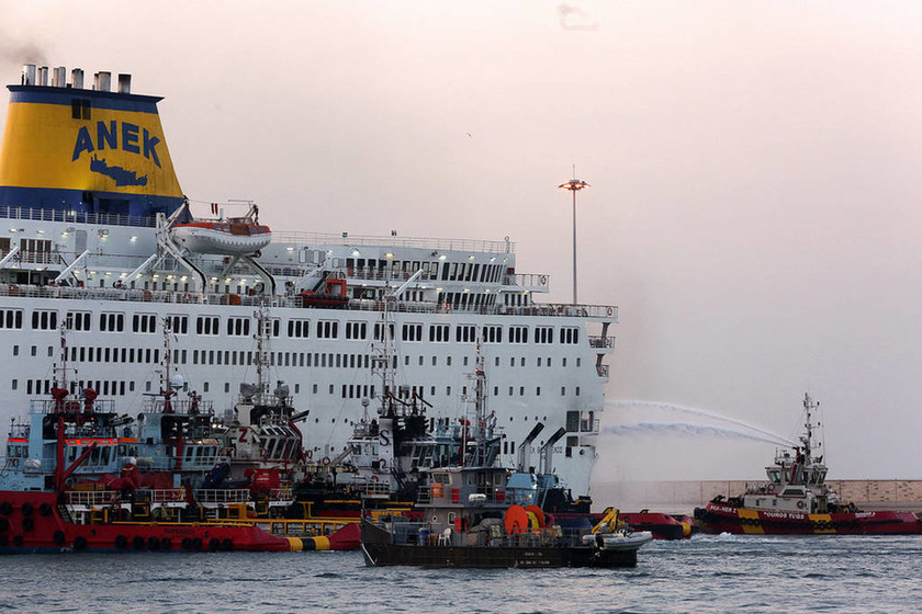 Ολονύχτιο θρίλερ μεσοπέλαγα: Φωτιά στο πλοίο «Ελευθέριος Βενιζέλος» με 1.016 επιβαίνοντες