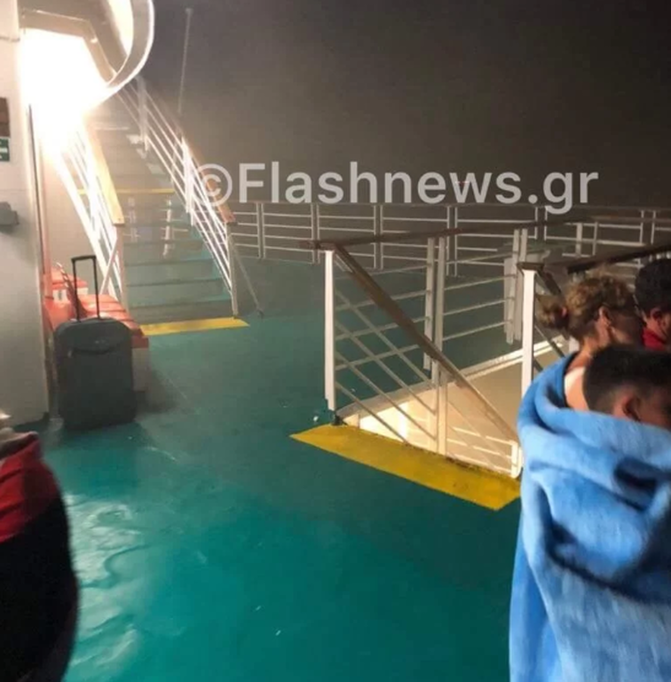 «Ελευθέριος Βενιζέλος»: Τρομακτικές φωτογραφίες από το φλεγόμενο πλοίο 