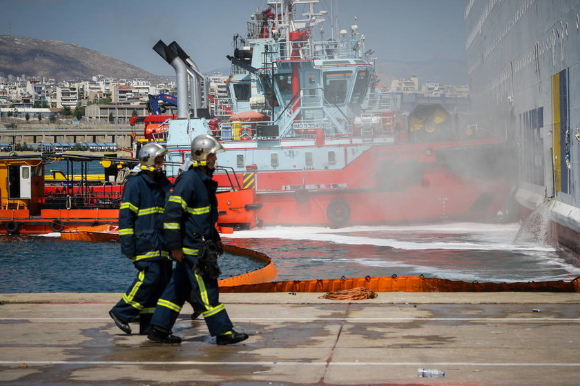 Εντολή εκκένωσης στο «Ελευθέριος Βενιζέλος» - Το πλοίο έχει πάρει μεγάλη κλίση