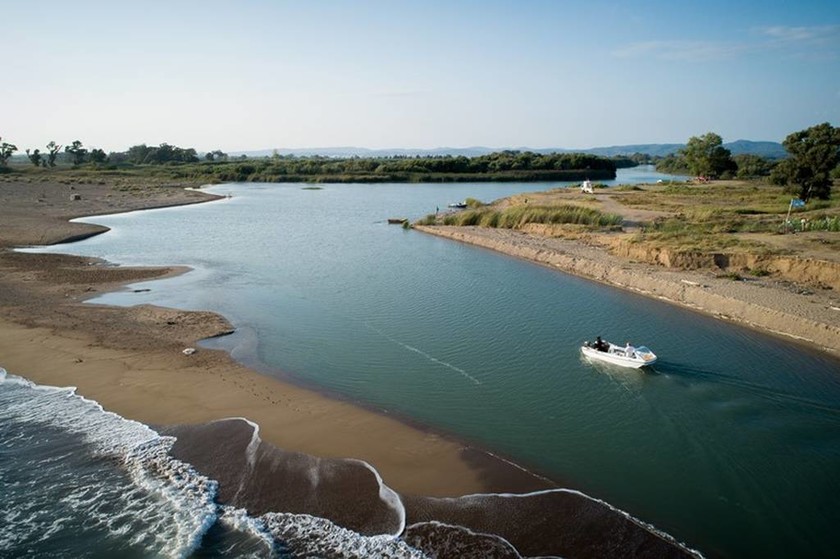 Αλφειός ποταμός: Το θαύμα της φύσης μέσα από συγκλονιστικές εικόνες