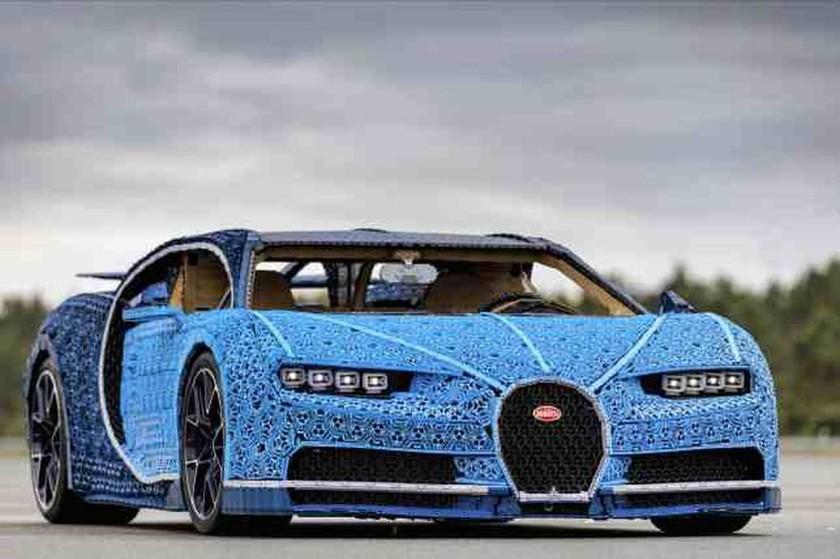 Αυτή η (κανονική σε μέγεθος) Bugatti Chiron είναι από... LEGO!