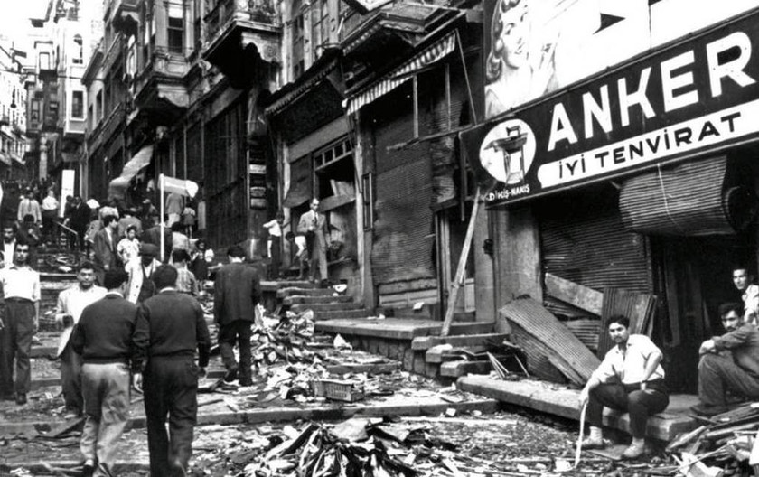 «Μαύρη» επέτειος: Σαν σήμερα το 1955 τα Σεπτεμβριανά και το αιματηρό πογκρόμ κατά των Ελλήνων (pics)