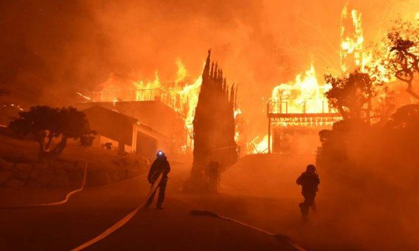 Απίστευτο: Η Πυροσβεστική Υπηρεσία της Καλιφόρνια ξέμεινε από χρήματα (vid)