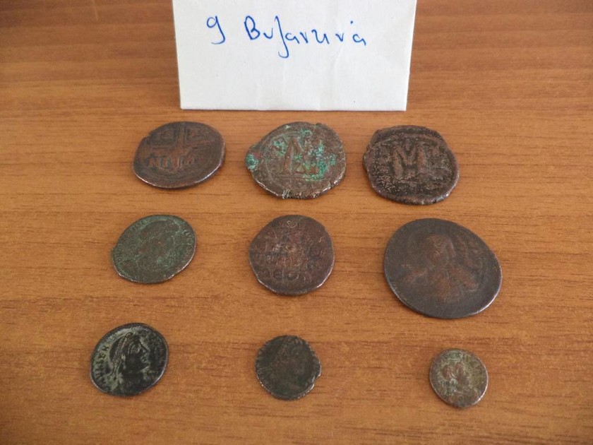 Δύο συλλήψεις για αρχαία νομίσματα στην Φλώρινα (pics)