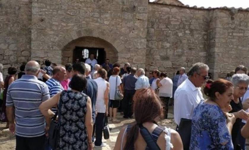 Κύπρος: Η πρώτη λειτουργία στην Παναγία Κανακαριά στα κατεχόμενα - Mετά από 42 χρόνια (pics)