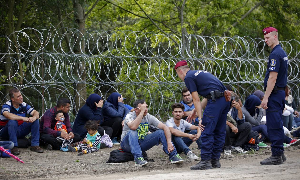 H Le Monde αποκαλύπτει: Οι διακινητές μεταναστών είναι συνήθως δημόσιοι υπάλληλοι (Vid)