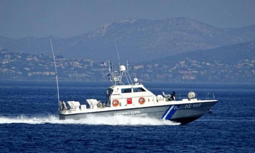 Χανιά: Σκάφος αποβίβασε σε παραλία της Κισσάμου 21 μετανάστες