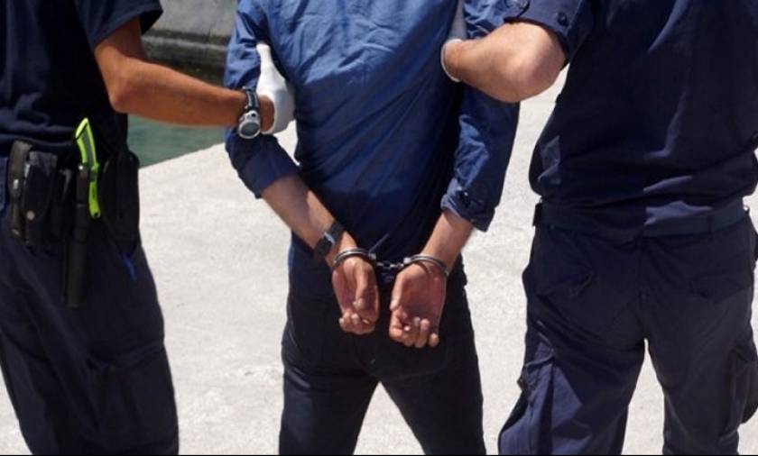 Θεσσαλονίκη: Τέσσερις συλλήψεις για παράνομες διακινήσεις αλλοδαπών - Τους στοίβαζαν σε φορτηγά