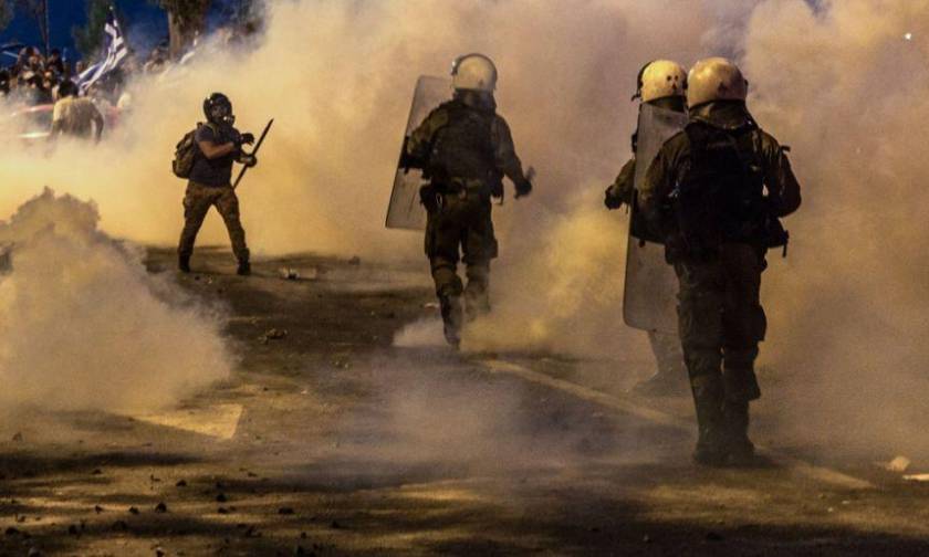 Θεσσαλονίκη: Εισαγγελική παρέμβαση για τον διαδηλωτή που απείλησε με όπλο φωτορεπόρτερ