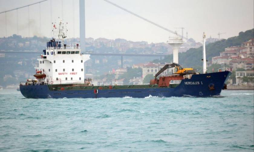 Μηχανική βλάβη σε φορτηγό πλοίο μεταξύ Κύθνου και Σύρου