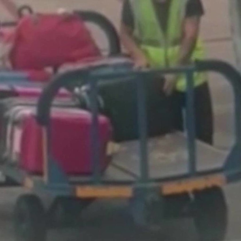 ΠΡΟΣΟΧΗ, μπορεί να συμβεί και σε εσάς: Υπάλληλος αεροδρομίου έκανε κάτι αδιανόητο με τις αποσκευές!