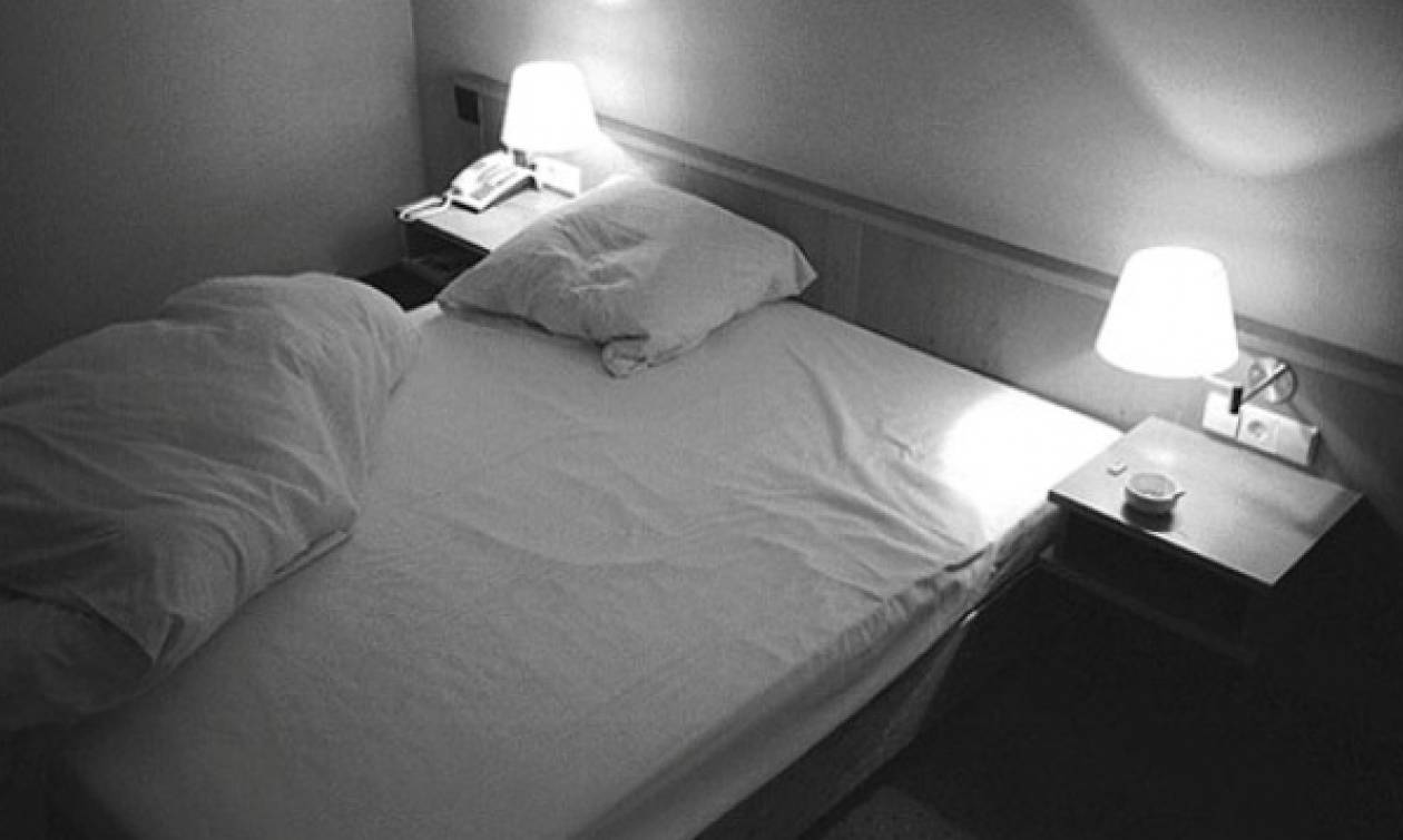 Σάλος σε ελληνικό νησί - Βρήκαν κρυφή κάμερα σε δωμάτιο ξενοδοχείου