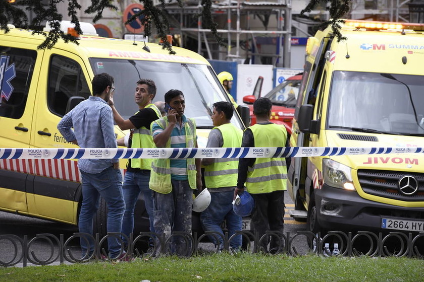 Ισπανία: Ένας νεκρός και 10 τραυματίες από κατάρρευση σκαλωσιάς σε πολυτελές ξενοδοχείο (pics)