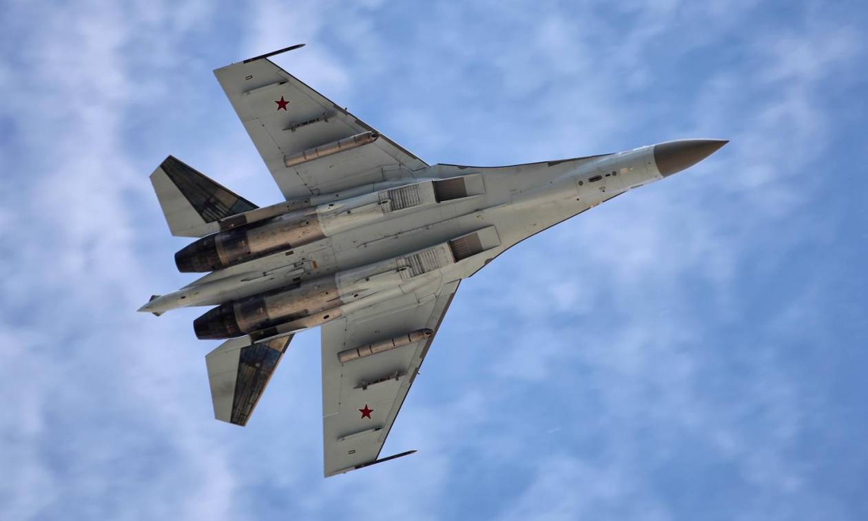 Viral: Τα απίστευτα ακροβατικά ενός ρωσικού μαχητικού SU-35 (vid)