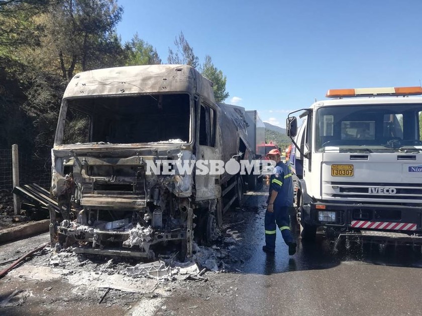 Φωτιά ΤΩΡΑ σε φορτηγό στην Αθηνών - Λαμίας - Έκλεισε η Εθνική Οδός