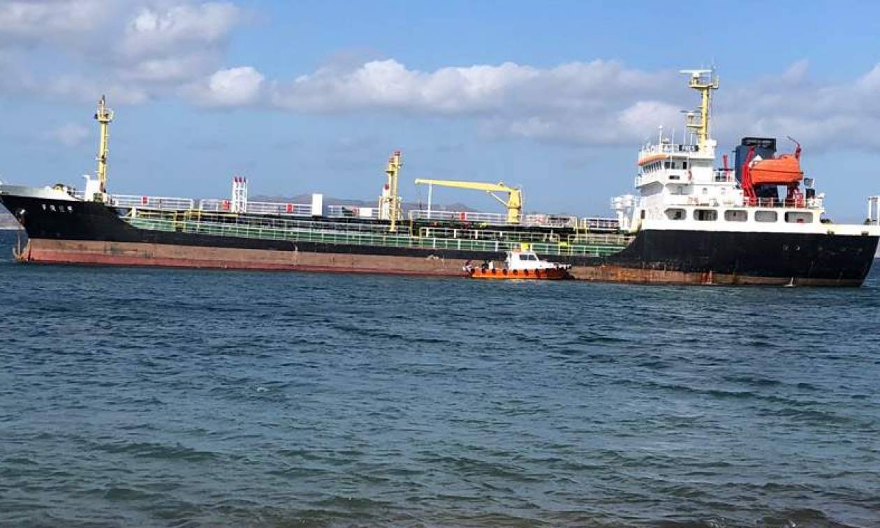 Μήλος: Αποκολλήθηκε το δεξαμενόπλοιο που προσάραξε στον Αδάμαντα