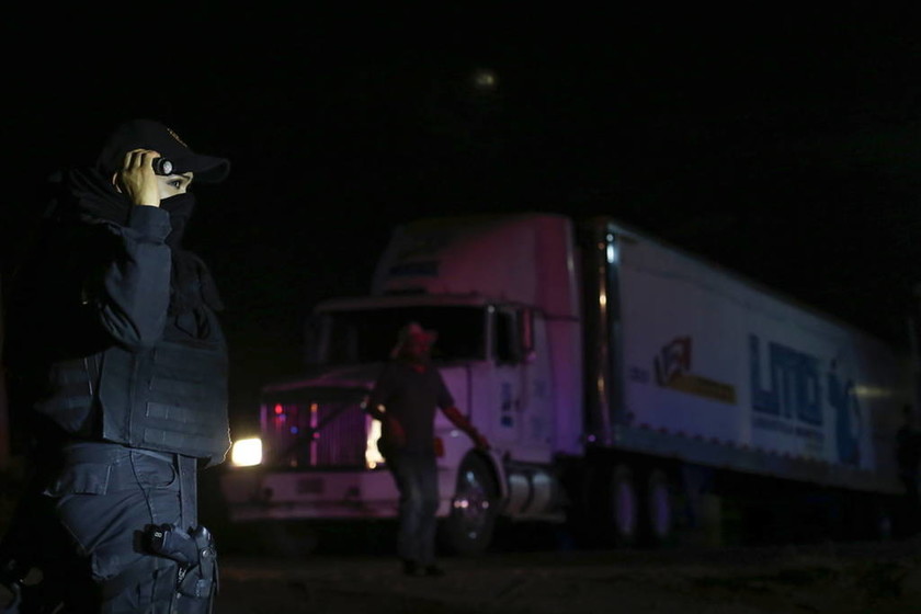 Φρίκη στο Μεξικό: Περιέφερε με νταλίκα 150 σορούς (pics)