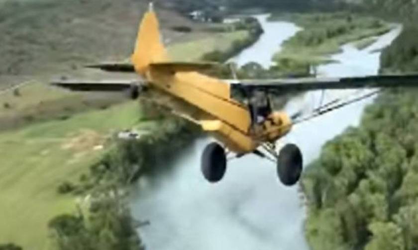 Αεροσκάφος ετοιμάζεται να συντριβεί στο ποτάμι αλλά ο πιλότος έχει άλλα σχέδια - Δείτε το βίντεο