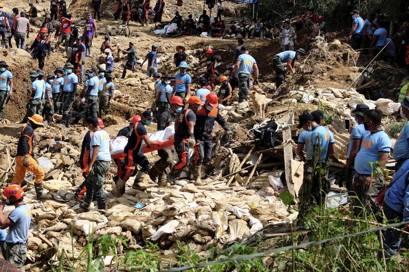 Νέα φονική κατολίσθηση στις Φιλιππίνες: Ψάχνουν για επιζώντες κάτω από τους τόνους λάσπης (pics+vid)