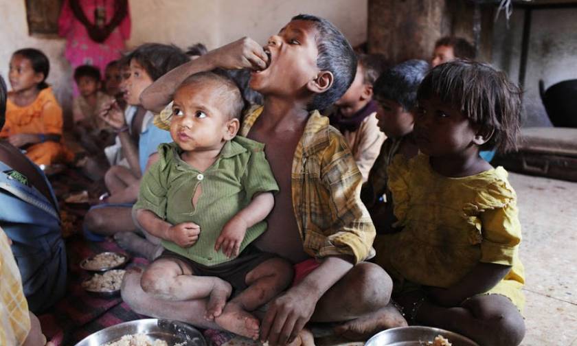 Ινδία: Ο υποσιτισμός και οι θάνατοι παιδιών μαστίζουν τις κοινότητες των φυλών