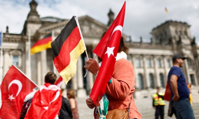 «Νέα εποχή» στις γερμανοτουρκικές σχέσεις «ονειρεύονται» οι Τούρκοι