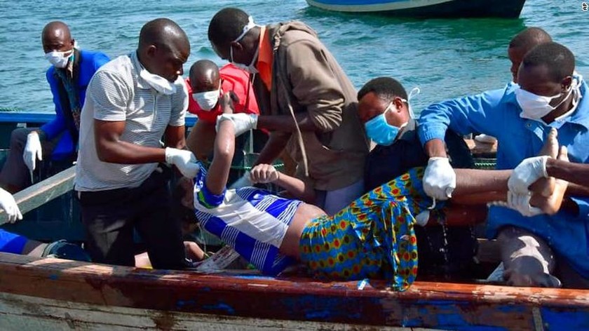 Τραγωδία στην Τανζανία: Αυξάνεται ραγδαία ο αριθμός των νεκρών του ναυαγίου (Pics+Vid)