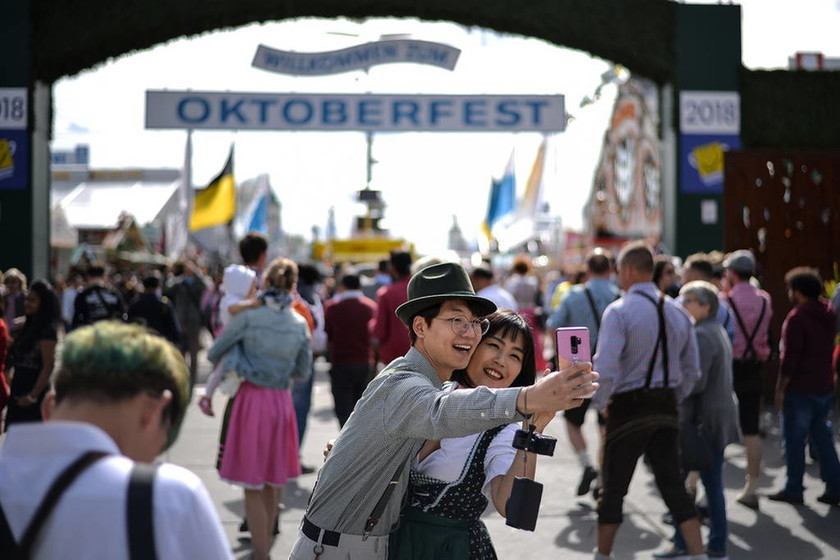 Oktoberfest: 40 φωτογραφίες που θα σε κάνουν να ζηλέψεις που δεν είσαι εκεί