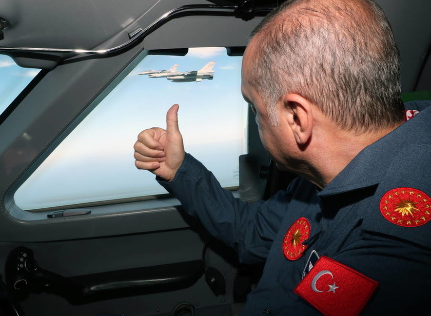 «Γυρίστε πίσω»: Κραυγή απελπισίας Ερντογάν για τους Τούρκους που εγκατέλειψαν την Τουρκία (Vid)