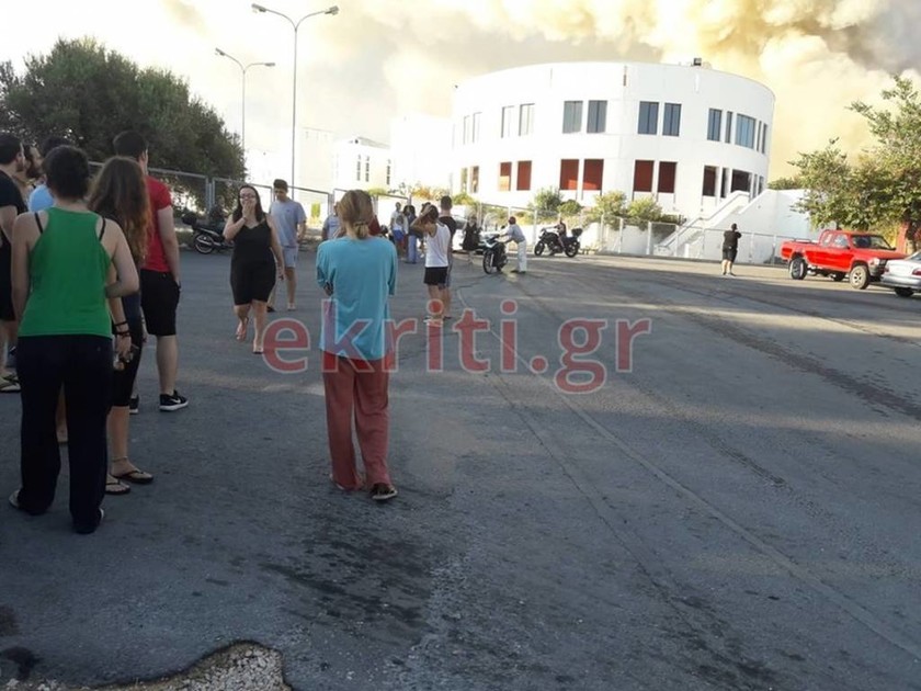 Πύρινη κόλαση στο Πανεπιστήμιο Κρήτης - Μεγάλες καταστροφές στο κτήριο (vids+pics)