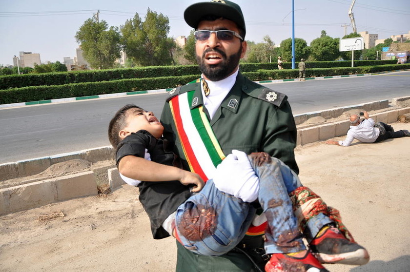 Μήνυμα πολέμου στέλνει το Ιράν: Yπόσχεται «θανατηφόρα και αξέχαστη» εκδίκηση για το μακελειό
