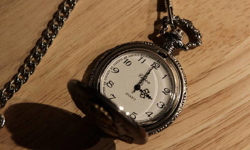 Αλλάζει η ώρα: Διαβάστε πότε και πώς γυρίζουμε τα ρολόγια μας; 