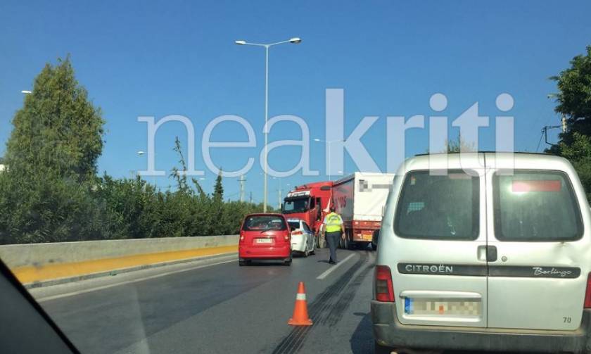 Κρήτη: Δίπλωσε νταλίκα στην εθνική - Κλειστό το ρεύμα προς Ηράκλειο