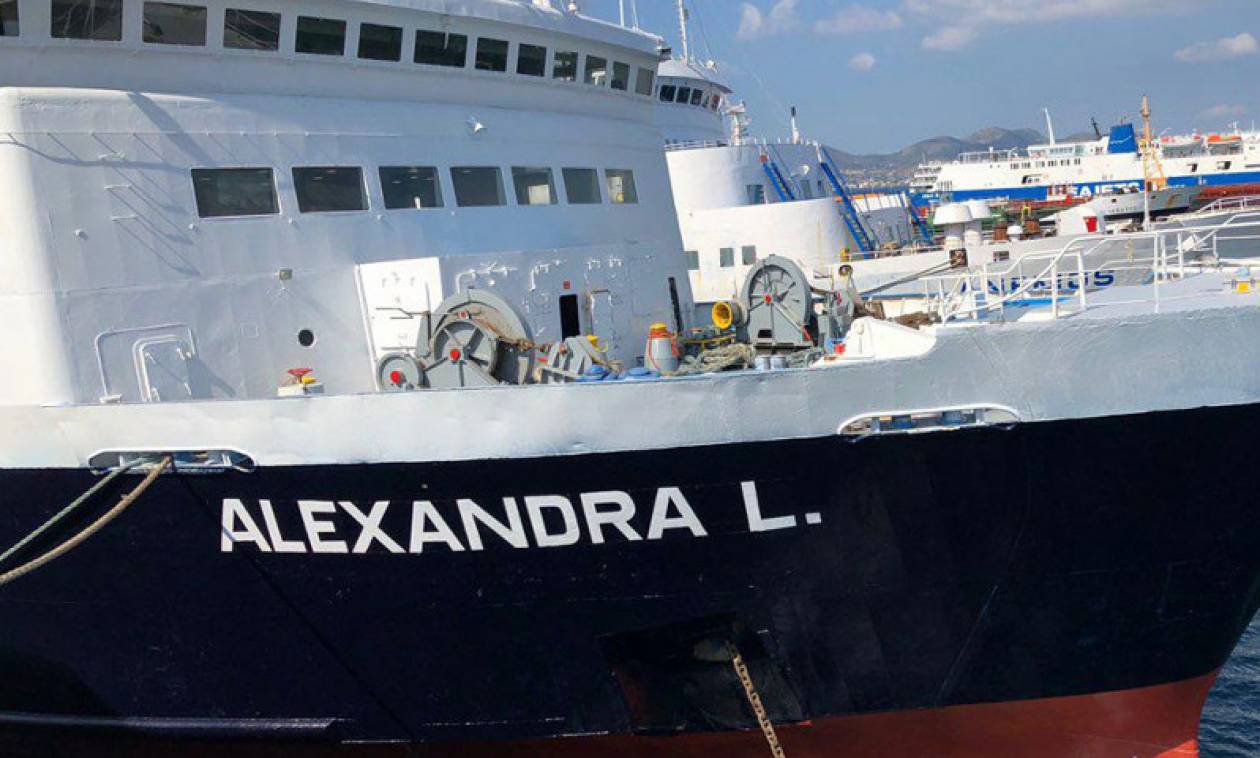 Ζάκυνθος: Συναγερμός στο λιμάνι με την προσάραξη πλοίου