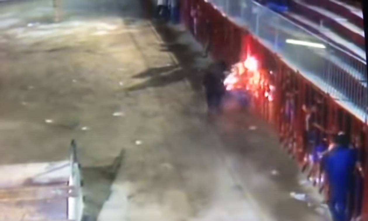 Βίντεο – ΣΟΚ: Έβαλαν φωτιά σε ταύρο κι εκείνος τους κάρφωσε με τα κέρατα (ΠΡΟΣΟΧΗ! ΣΚΛΗΡΟ ΒΙΝΤΕΟ)