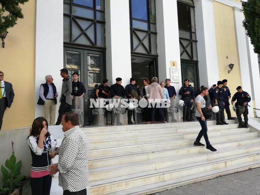 Ζακ Κωστόπουλος: Έξω από την Ευελπίδων υποστηρικτές του 