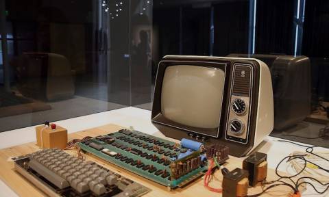 Δε θα πιστεύετε πόσο πωλήθηκε ένας υπολογιστής Apple-1 του 1976 που δουλεύει ακόμη!