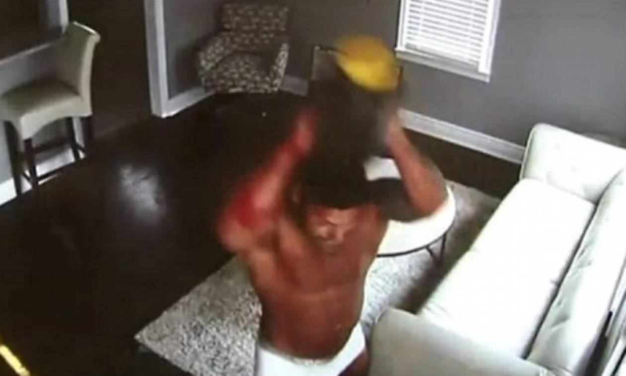 Βίντεο - ΣΟΚ: Αθλητής του bodybuilding χτυπάει, κλωτσάει και μαχαιρώνει τη φίλη του