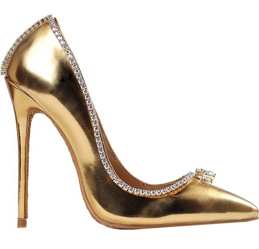 Το ακριβότερο παπούτσι στον κόσμο: Χρυσές γόβες με διαμάντια πουλήθηκαν έναντι αστρονομικού ποσού!