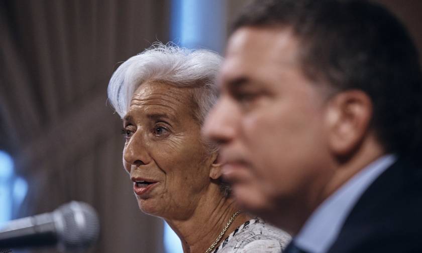 Πιάνει πάλι «πάτο» η Αργεντινή: Αναγκάστηκε να πάρει το μεγαλύτερο δάνειο στην ιστορία του ΔΝΤ