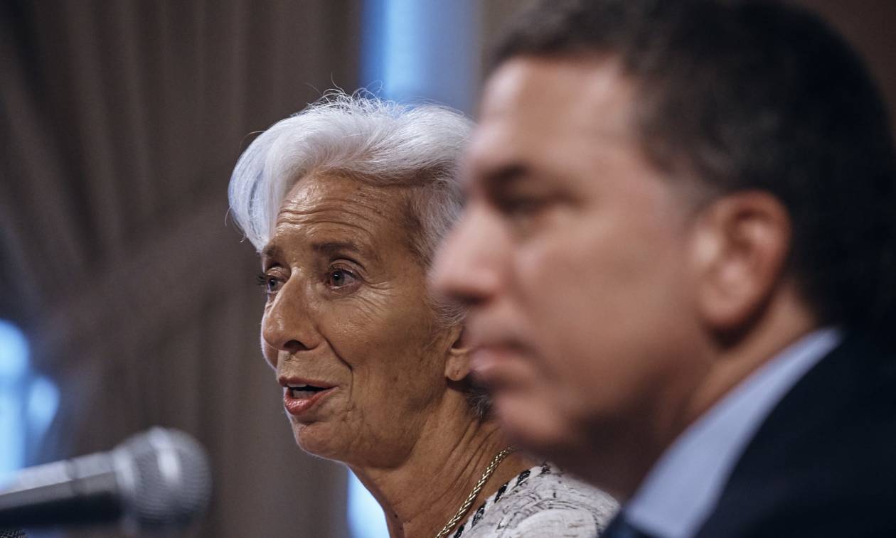 Πιάνει πάλι «πάτο» η Αργεντινή: Αναγκάστηκε να πάρει το μεγαλύτερο δάνειο στην ιστορία του ΔΝΤ